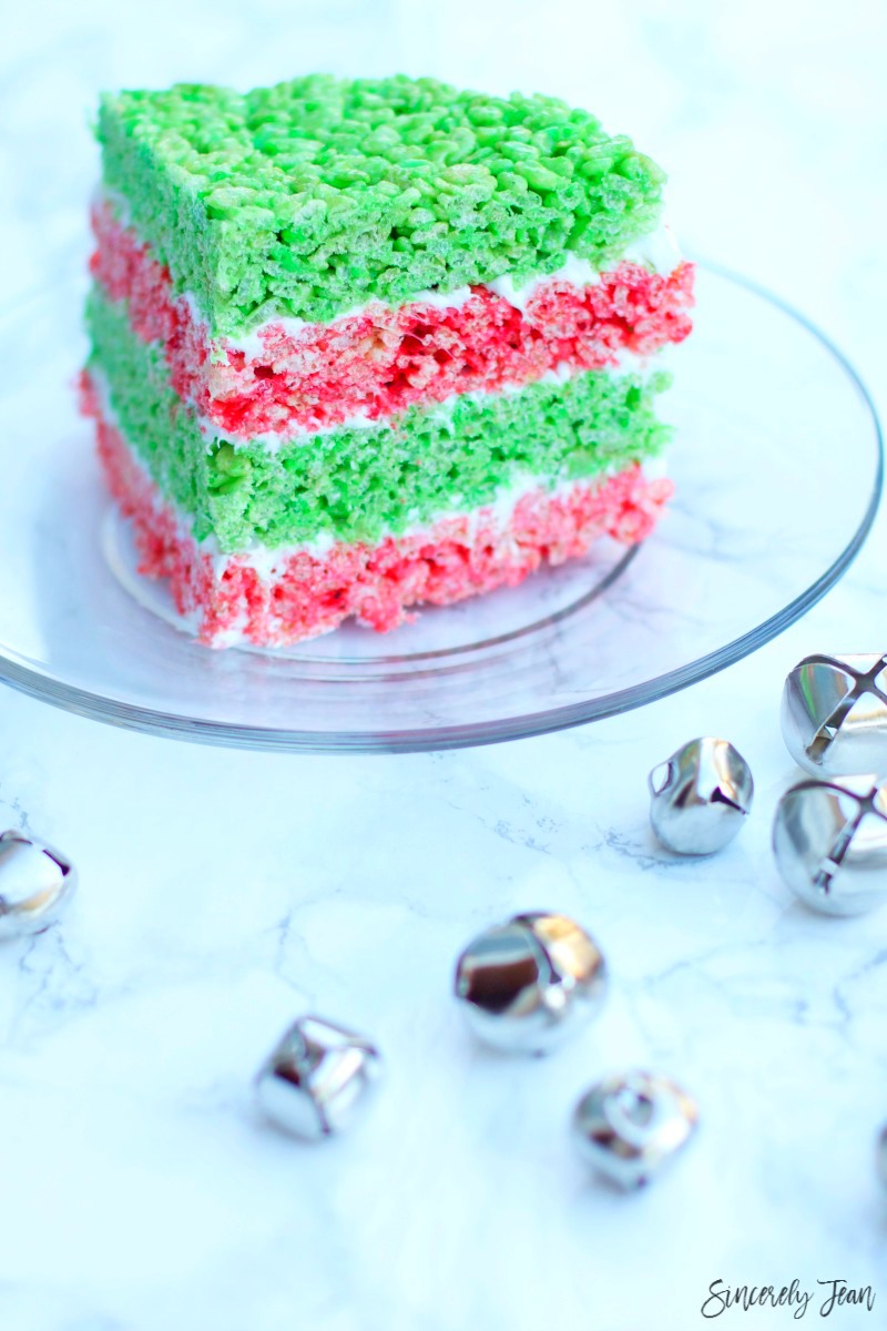 SincerelyJean.com brings you a fun twist on tradition Rice Krispies Treats - a Christmas Cake!