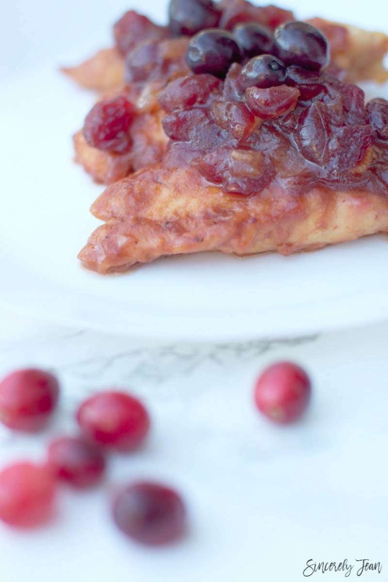 SincerelyJean.com simple recipes for the holiday! Cranberry holiday chicken with only 5 ingredients